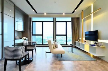 KLCC Signature Suite 1BR 3Pax Infinity Pool - image 15