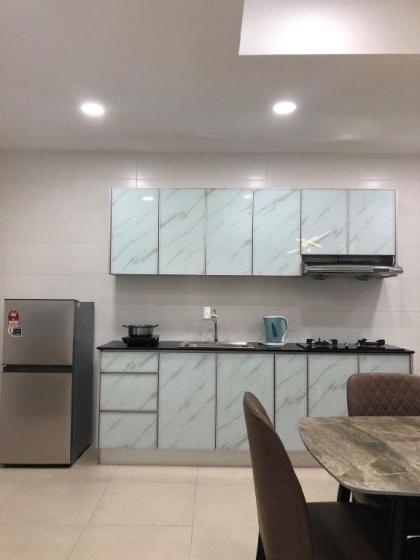 Reizz Jln Ampang Minimalist 2 Bedrooms with Pool - image 13