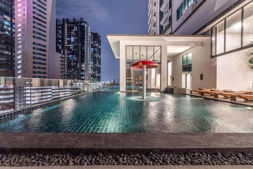 Reizz Jln Ampang Minimalist 2 Bedrooms with Pool - image 6