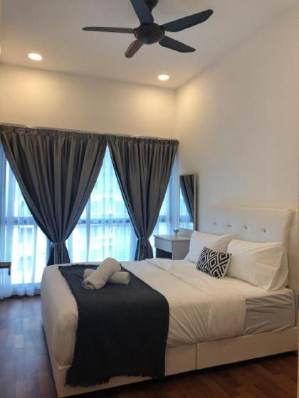 Reizz Jln Ampang Minimalist 2 Bedrooms with Pool - image 9