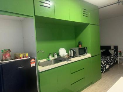 AmicaHomes studio unit 2 (free wifi and netflix) - image 15