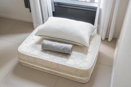 Netflix 1-5Pax Family suite @Arcoris Mont Kiara - image 30