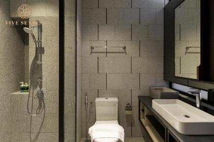 KL Spacious Lifestyles suite by Five Senses #DE - image 4