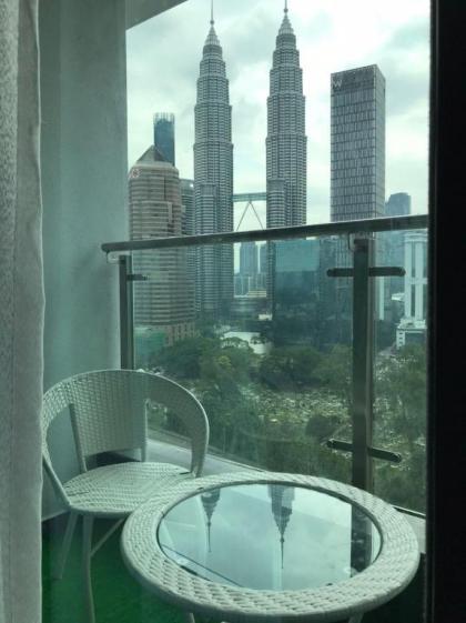 KLCC VIEW-3 BED LOVELY APARTMENTS IN KUALA LUMPUR - image 10