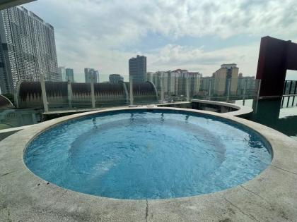 Cozy Home with Private Jacuzzi at KL City 806 - image 9