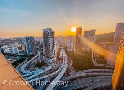 Crown Studio(Sunset View) Near IKEA/1Utama/TTDI - image 2