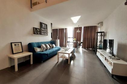 Most Romantic Panoramic Family Loft Emp Damansara - image 1