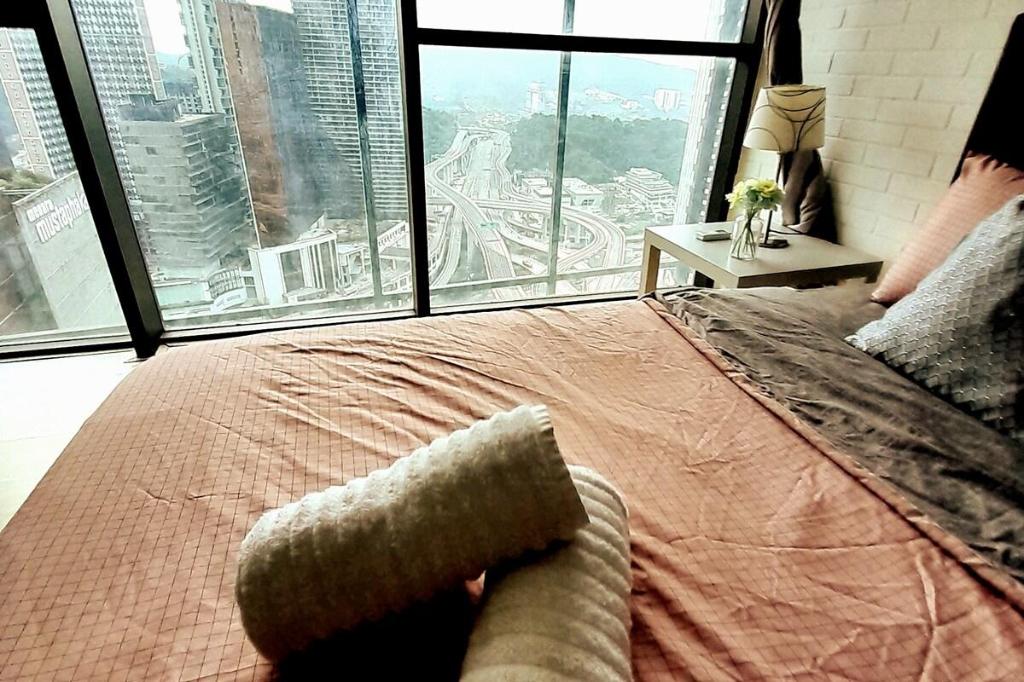 Most Romantic Panoramic Family Loft Emp Damansara - image 2