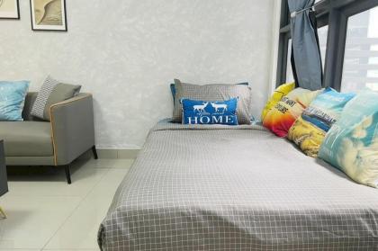 Spacious 3BR 7Pax near MRT  Sunway Velocity Mall - image 2