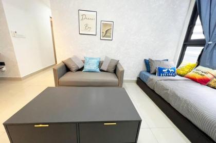 Spacious 3BR 7Pax near MRT  Sunway Velocity Mall - image 3