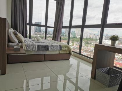 cozy Sofo suite 2 bedrooms and great view of KL - image 13