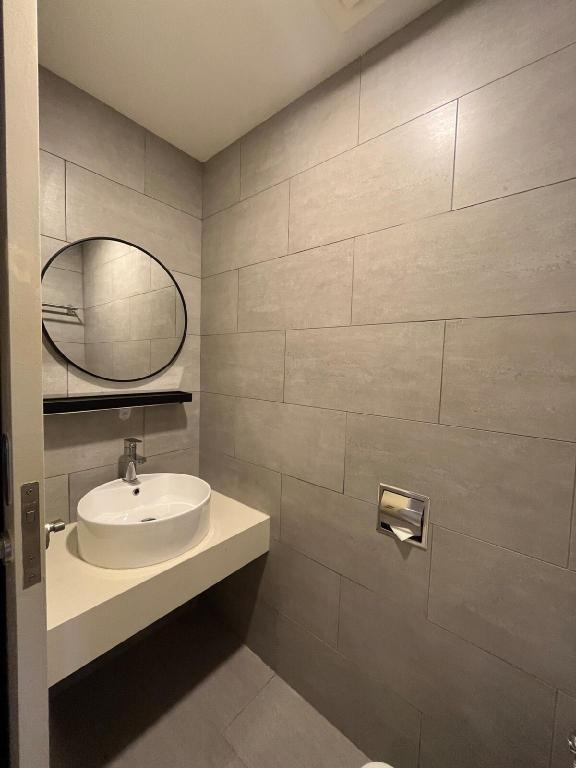 One BR Suite ARTE 1FreeParking - image 5