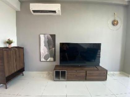 Comforting 2BR Duplex @ Arte Mont Kiara - image 6