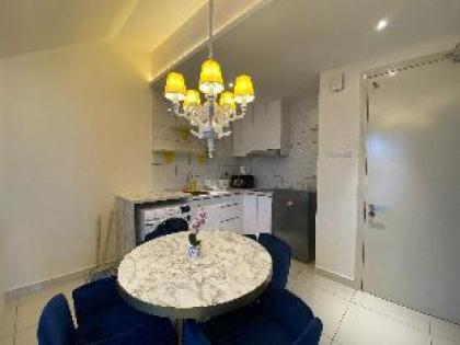 Duplex Unit 2BR @Arte Mont Kiara - image 4