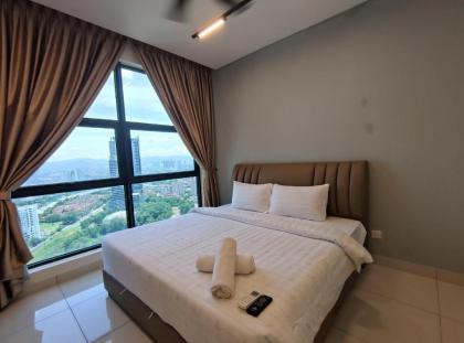 Unwind@ 1Bedroom Suite@ Arte Mont Kiara@Jacuzzi - image 7