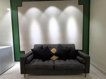 Deluxe Couple 1BR Suite @ Arte Mont Kiara - image 6