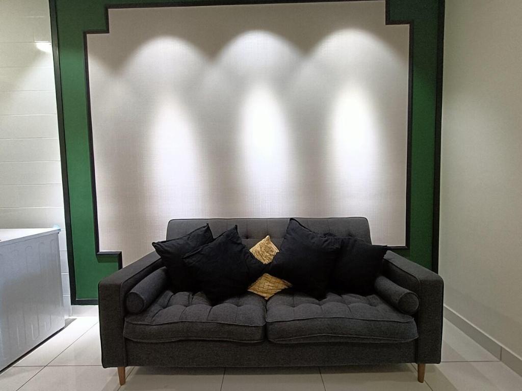 Deluxe Couple 1BR Suite @ Arte Mont Kiara - image 6