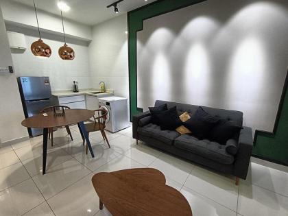 Deluxe Couple 1BR Suite @ Arte Mont Kiara - image 8