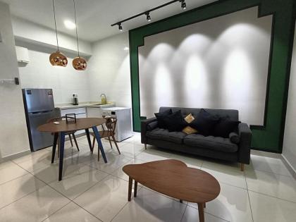 Deluxe Couple 1BR Suite @ Arte Mont Kiara - image 9