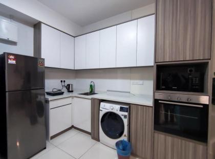 Exceptional 1Bedroom Suite @Arte Mont Kiara - image 2