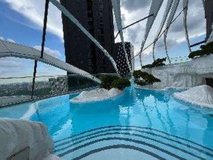 Remarkable 2BR Suite @ Arte Mont Kiara - image 12