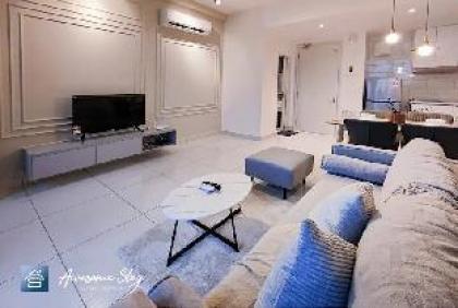Remarkable 2BR Suite @ Arte Mont Kiara - image 3