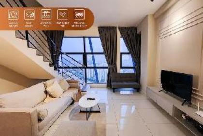 Remarkable 2BR Suite @ Arte Mont Kiara - image 5