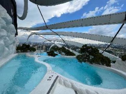 Remarkable 2BR Suite @ Arte Mont Kiara - image 9