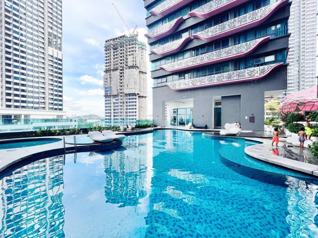 Luscious 2 bedroom Suite@ Arte Plus Ampang - image 7