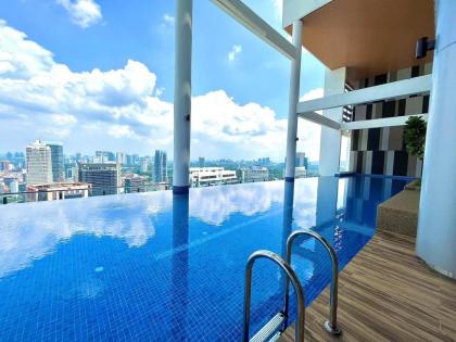 Classy 1 bedroom Duplex @KlccView Pool@Colony - image 16