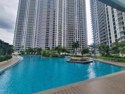 A 3 bedrooms near Desa Park City Kepong Mont Kiara - image 19