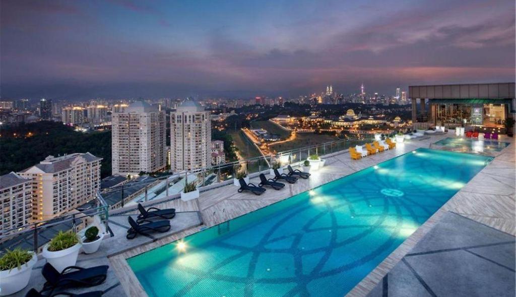 SKY  POOL Cozy Suite - Sri Hartamas - 3min Publika - image 4