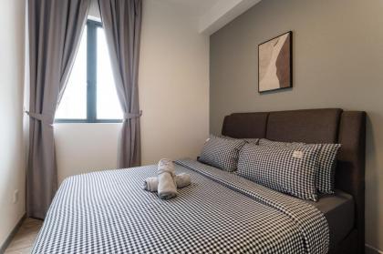 NEW! Minimalist Design 6PAX 3BR Above Mall 100 Mbps - image 8