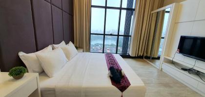 M CityDuplex with KLCC Lake View infinity pool Kuala Lumpur