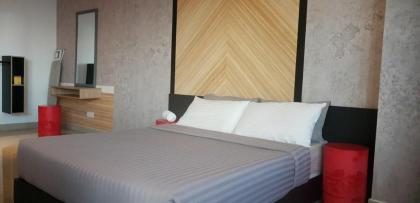 Arte Charming Studio Suite with KLCC view - image 14