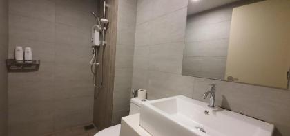 Arte Charming Studio Suite with KLCC view - image 28