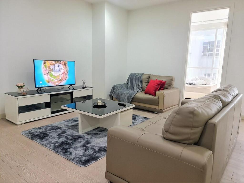 KLCC Binjai8 Premium Soho 2Br Apartment Netflix - image 3