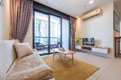 Balcony Netflix 2-6Pax @Arcoris Mont Kiara - image 1