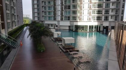 Central Residence Sungai Besi TBS -nice pool view - image 20