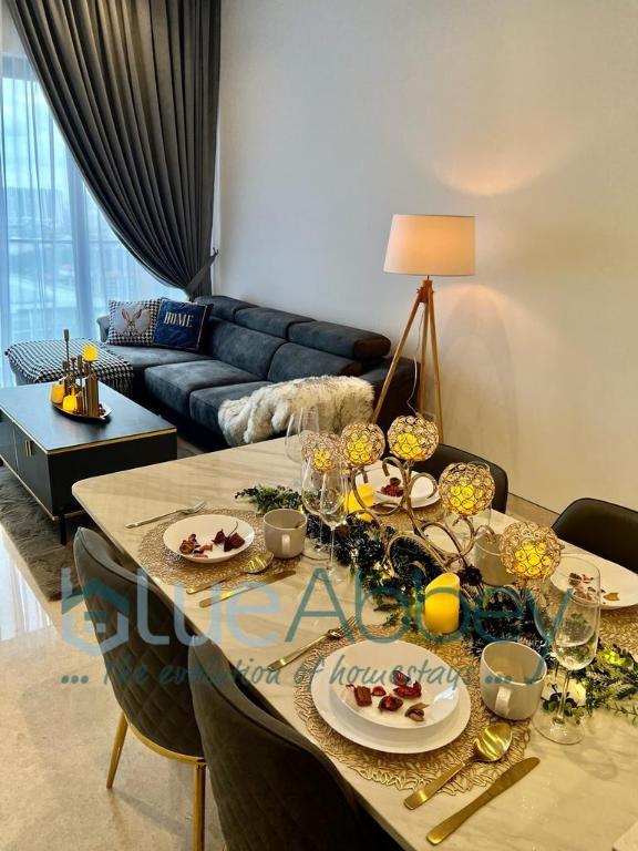 KL Elegant Five star 2 bedroom service apartment - image 2