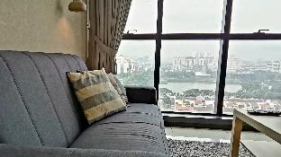 MCity 1 BR designer suite with KLCC lake view - image 2