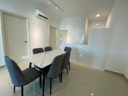 Dashing 3BR Suite @ Arte Plus Ampang - image 13