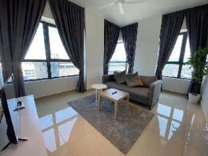 Dashing 3BR Suite @ Arte Plus Ampang - image 8