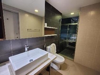 Mulberry Verve Suites KL Mid Valley 5 Pax 2 BR - image 18