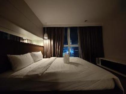 Mulberry Verve Suites KL Mid Valley 5 Pax 2 BR - image 8