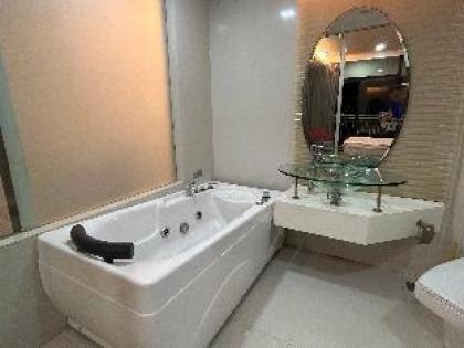 Luxury Duplex Suite  Private Jacuzzi@ KL 1919 - image 8