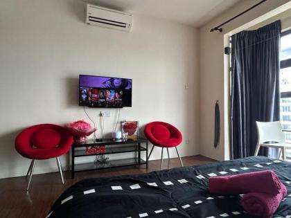 Private Jacuzzi  Luxury Suite @ KL Downtown 178 - image 26