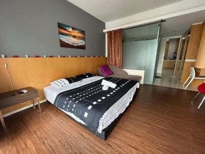 Private Jacuzzi  Luxury Suite @ KL Downtown 178 - image 27