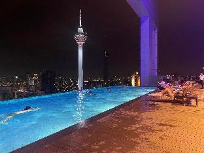 Platinum klcc by home stay - image 2