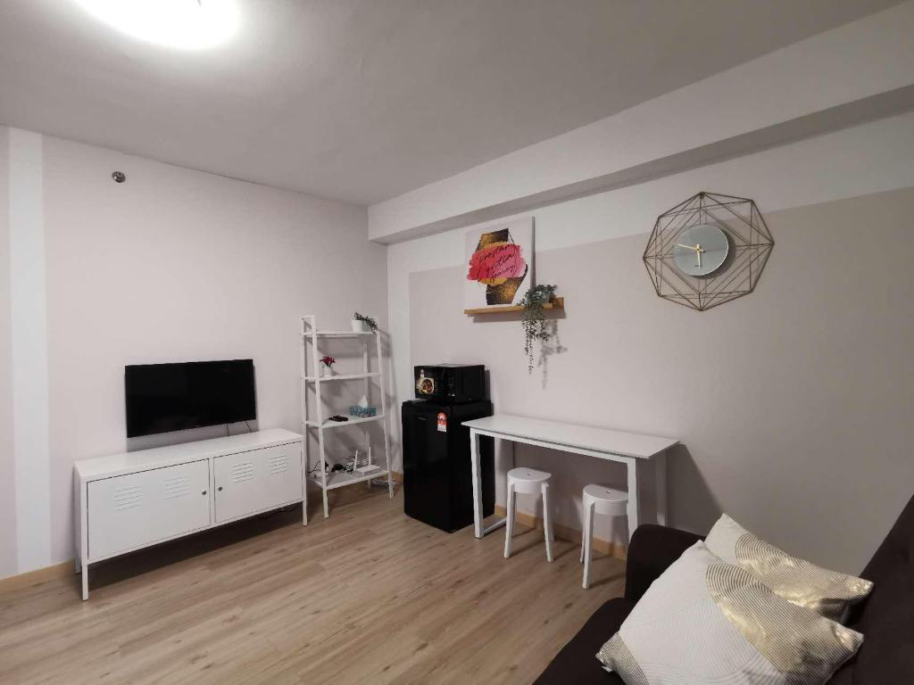 CozySuite 1-4pax 5min to Ikea and 1u shopping mall - image 3